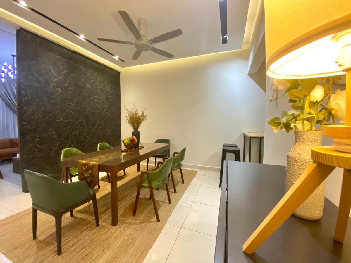 Luxury 2-Storey Terrace House Near Ioi City Mall Putrajaya Exterior foto